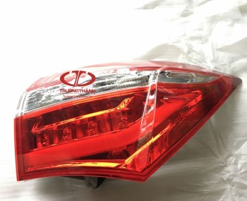 Đèn hậu ngoài toyota altis 2014 rh