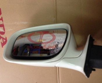 Gương Mercedes